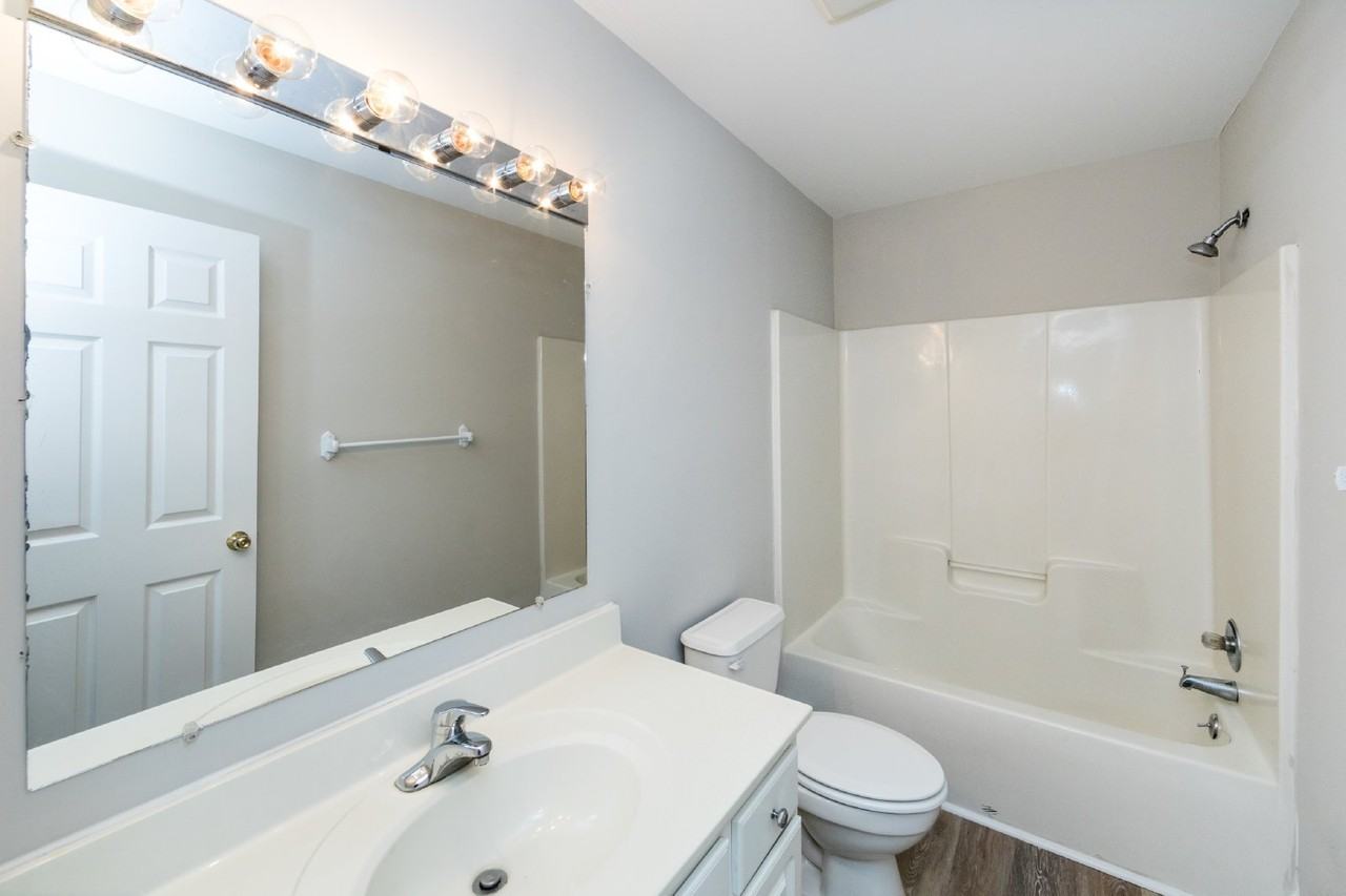 814 King Arthur Dr - Photo 5 of 35