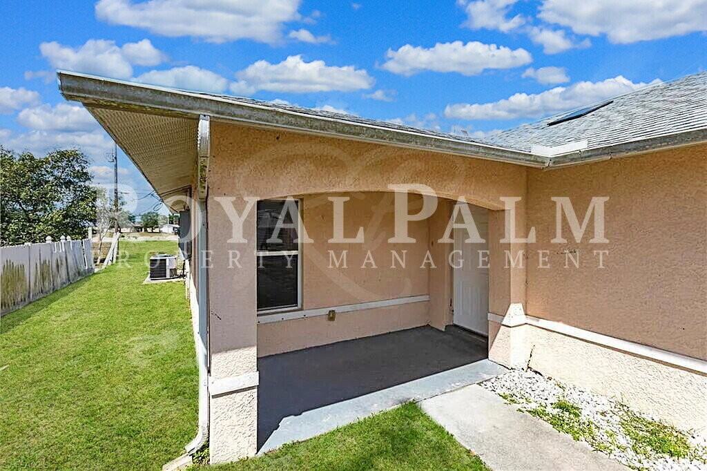 2130 Ne 8th Pl - Photo 4 of 30