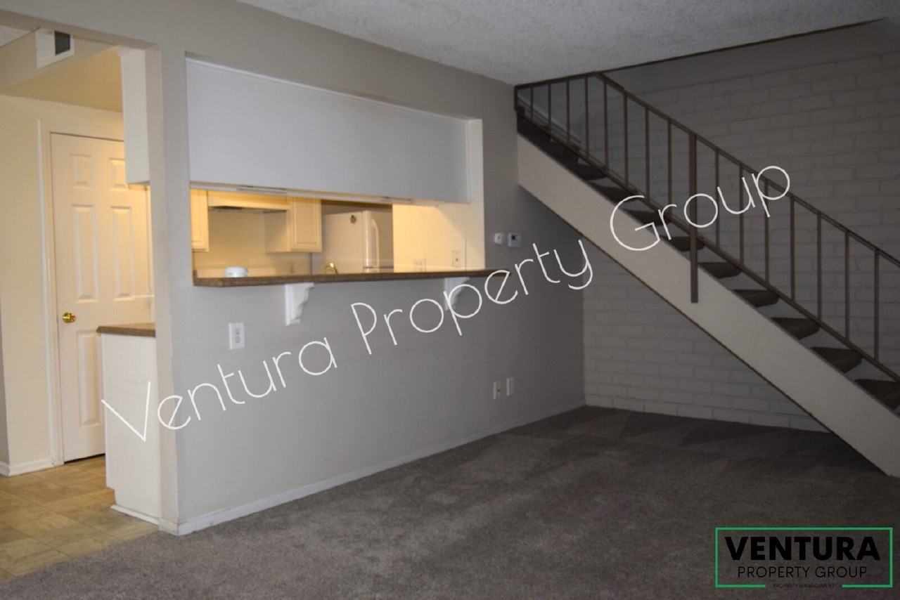 1122 Acadia Pl - Photo 3 of 16