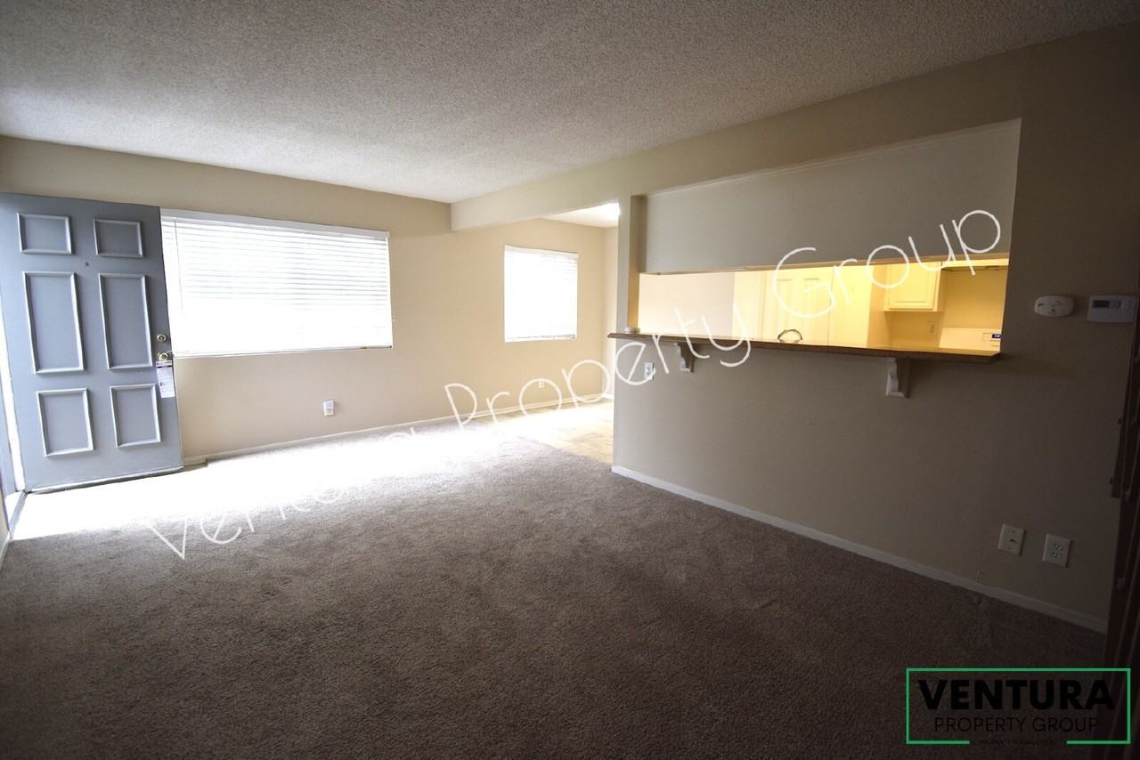 1122 Acadia Pl - Photo 7 of 16