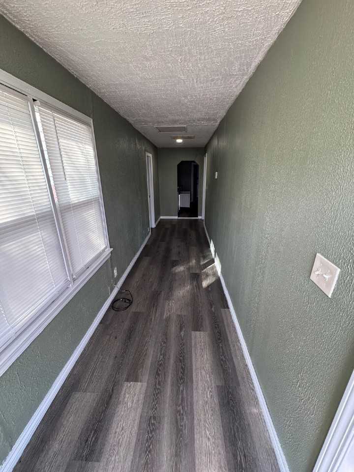 1931 S Washington Ave - Photo 2 of 10