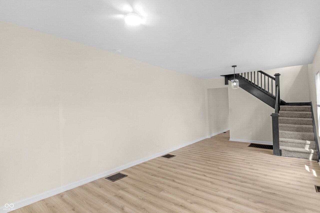 2235 Doctor Martin Luther King Junior Street - Photo 4 of 27