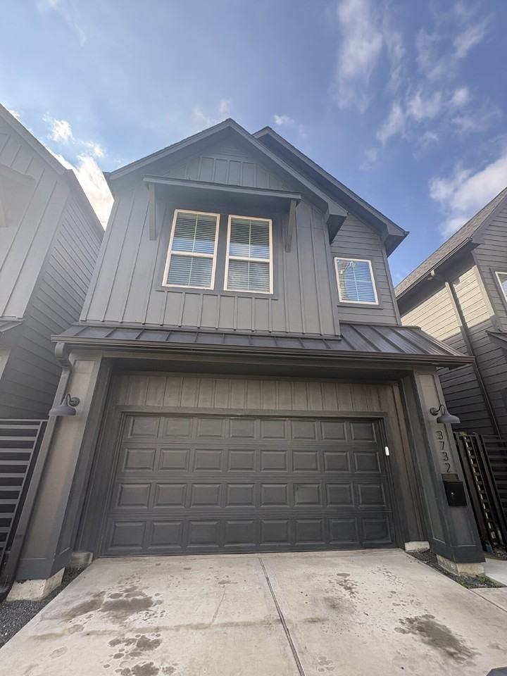 3732 Seabrook St - Photo 2 of 3