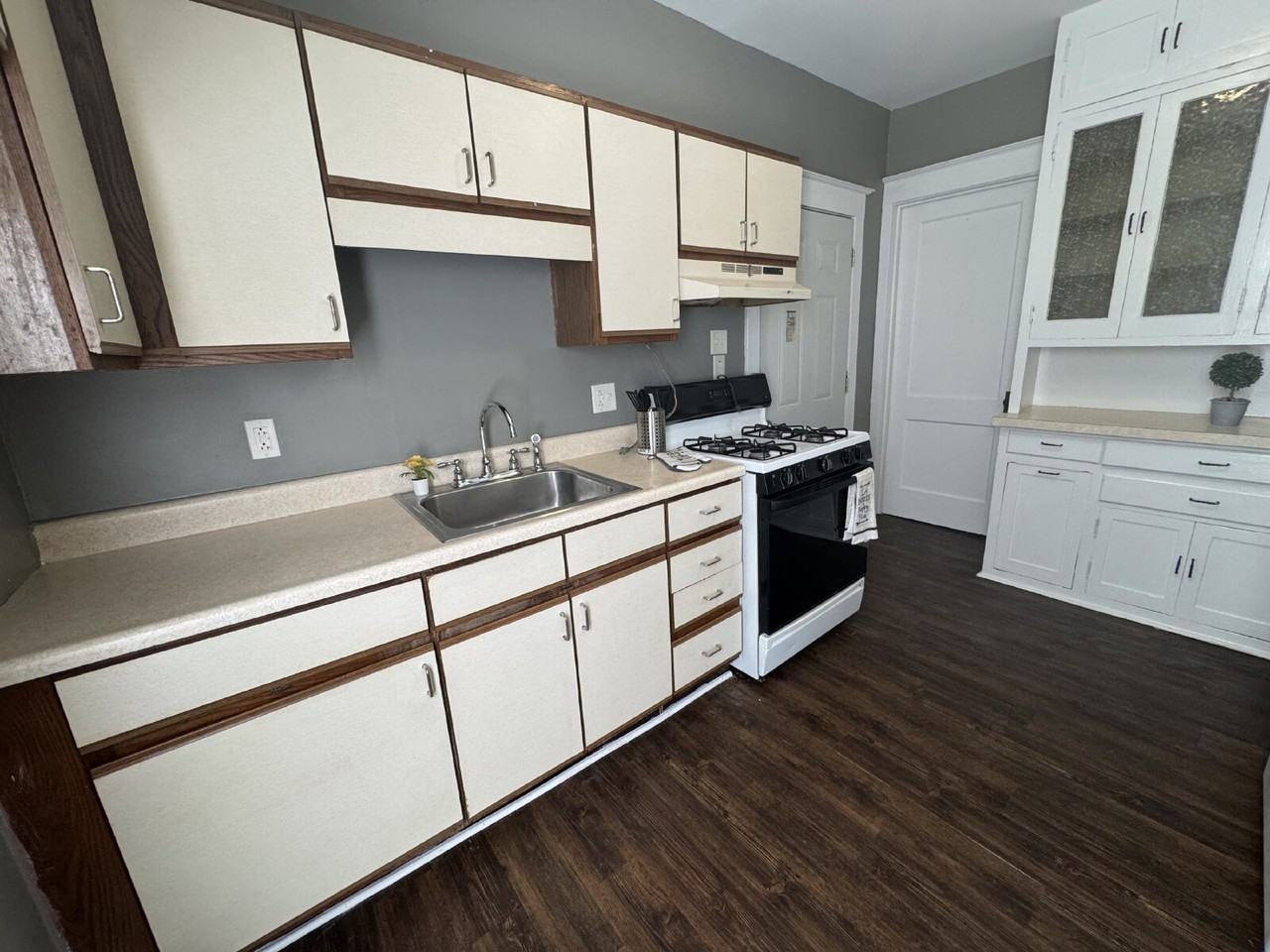 405 S Park Ave - Photo 5 of 17