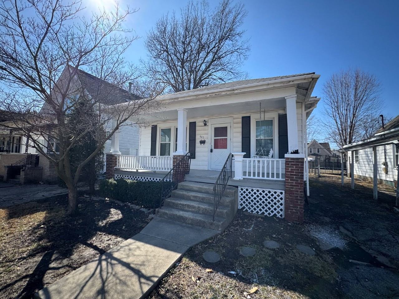 405 S Park Ave - Photo 7 of 17