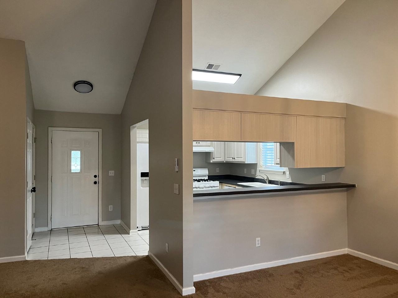 135 Lake Chateau Dr - Photo 6 of 30