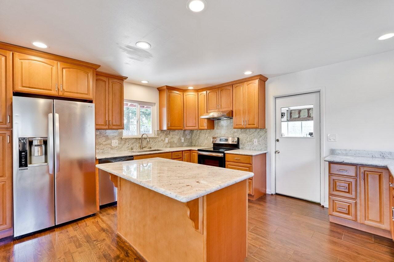 4225 Borina Dr - Photo 7 of 20