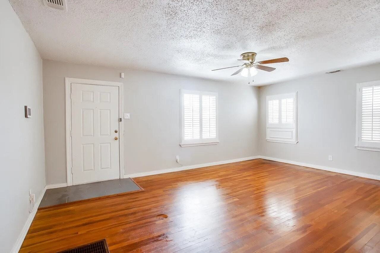 2706 36th St - Photo 4 of 15