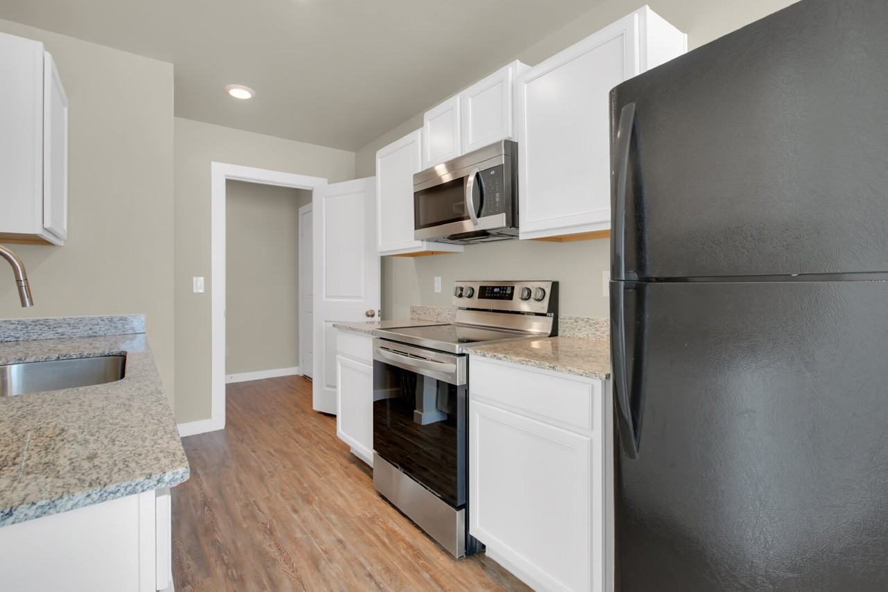 402 E 30th St - Photo 7 of 16