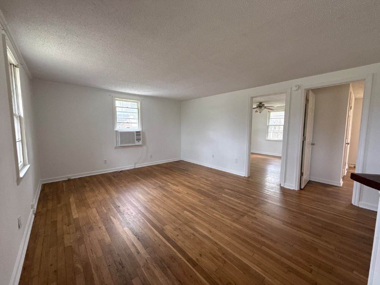 118 Brockway Ave - Photo 3 of 11