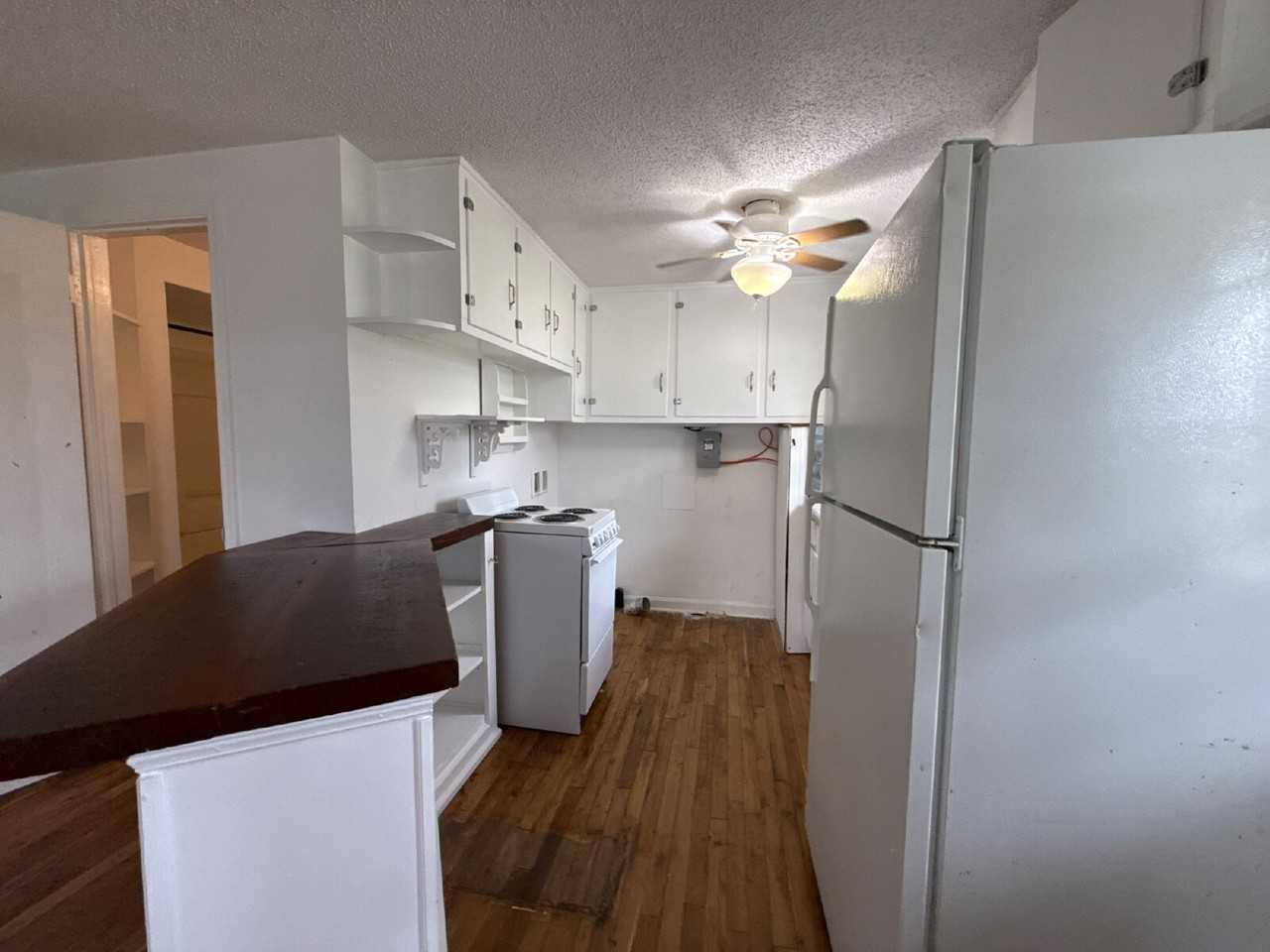 118 Brockway Ave - Photo 4 of 11