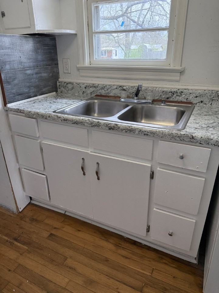 118 Brockway Ave - Photo 5 of 11