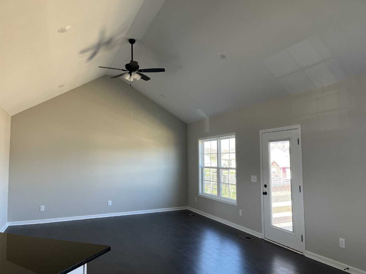 107 Thacker Dr - Photo 3 of 24