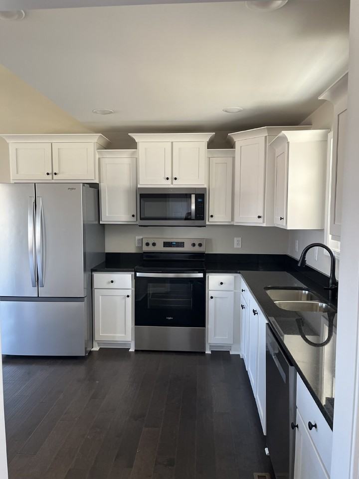 107 Thacker Dr - Photo 6 of 24