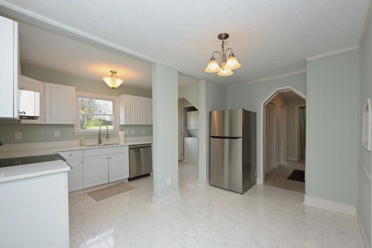 532 Wesley Ave - Photo 4 of 50