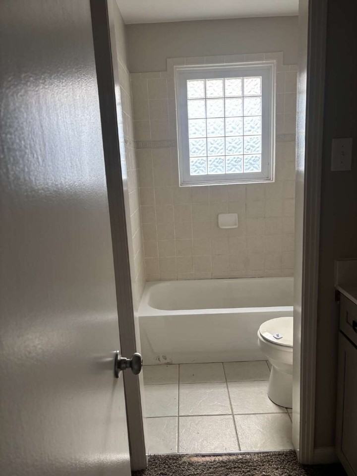 1322 Shady Lawn Dr - Photo 4 of 8