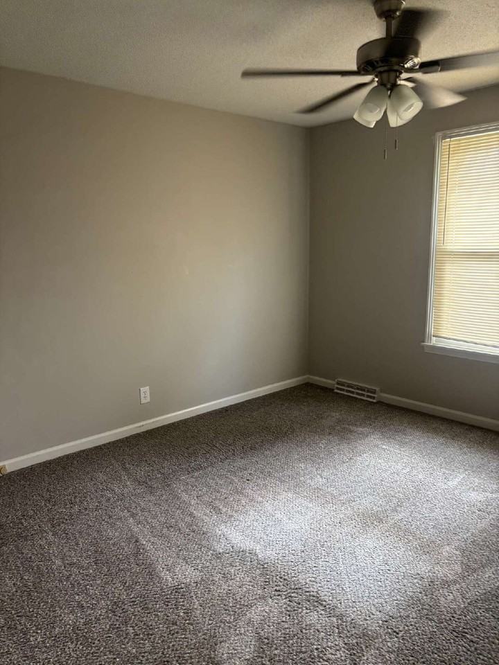 1322 Shady Lawn Dr - Photo 5 of 8