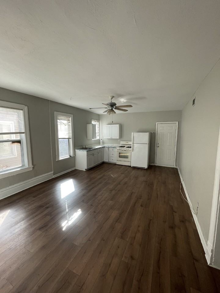 600 Ohio Ave #4 - Photo 2 of 9