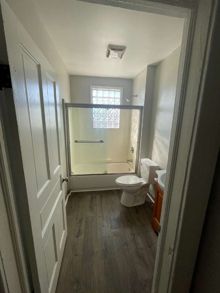 600 Ohio Ave #4 - Photo 4 of 9