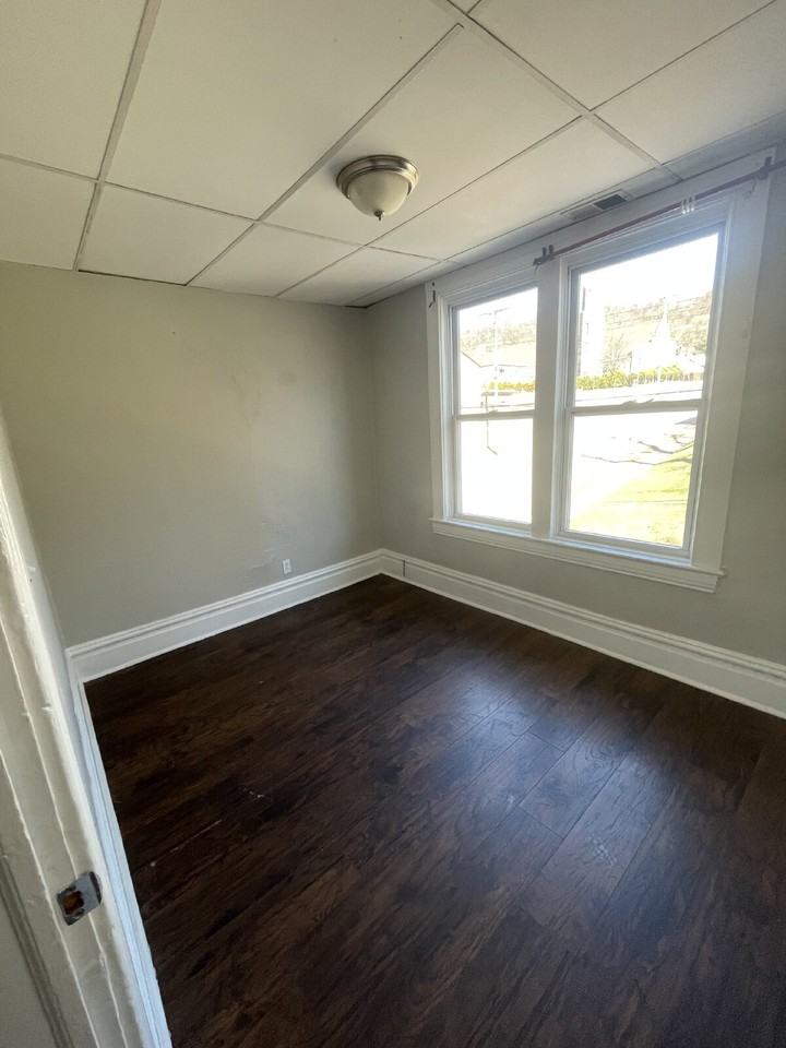 600 Ohio Ave #4 - Photo 5 of 9