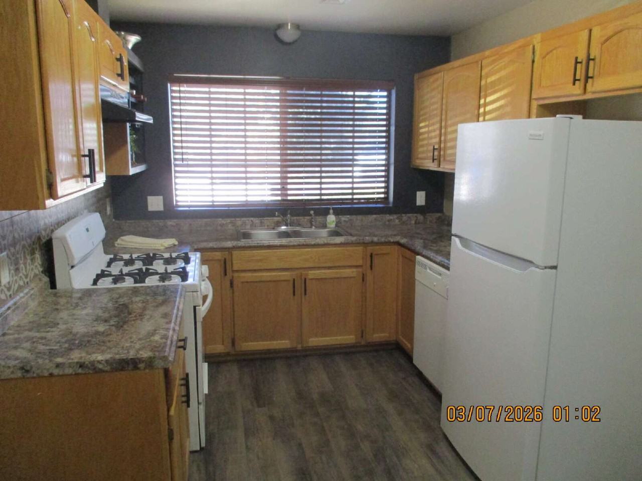 1080 E Owens - Photo 3 of 9