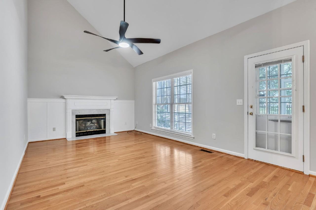 22 Summercrest Cir - Photo 3 of 30