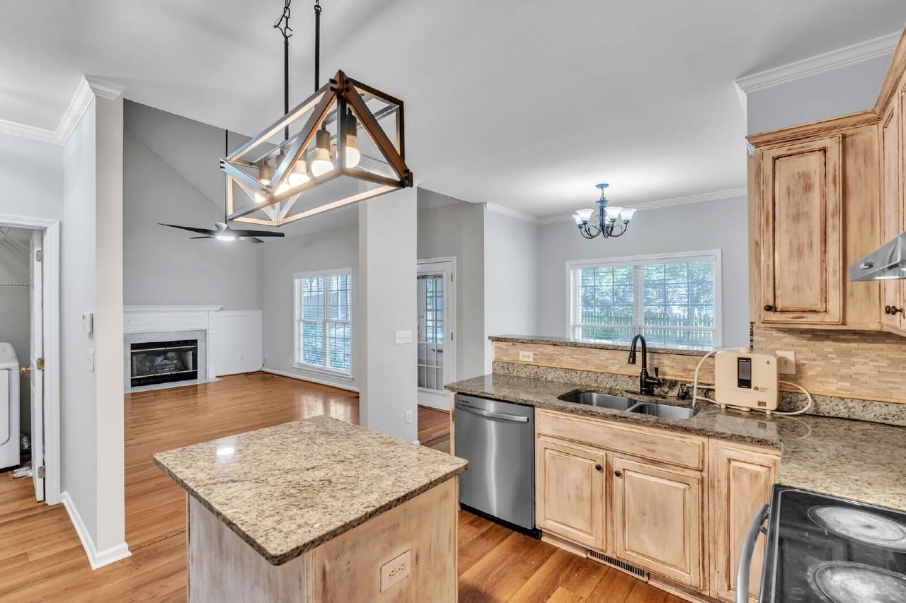 22 Summercrest Cir - Photo 7 of 30