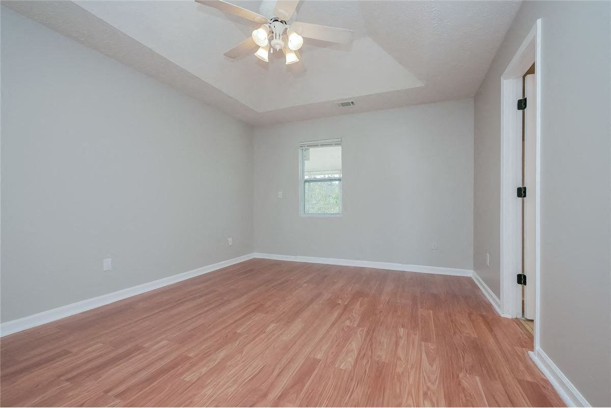 205 Ashton Ct - Photo 5 of 15