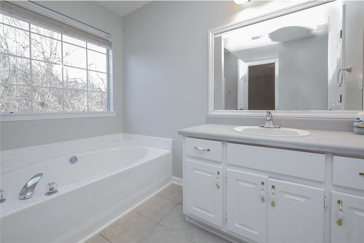 205 Ashton Ct - Photo 7 of 15