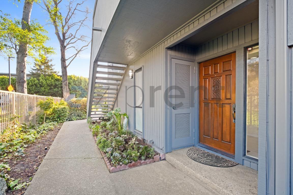 1387 Crown Dr - Photo 4 of 32