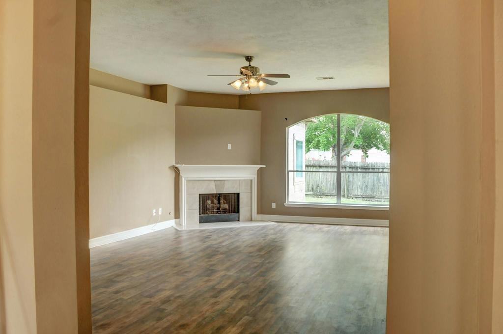 10302 Otter Cir - Photo 5 of 12