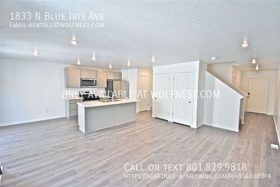 1833 N Blue Iris Ave - Photo 5 of 44