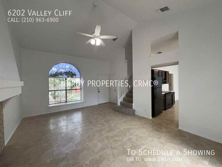 6202 Valley Clf - Photo 7 of 38