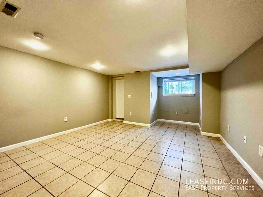 1016 11th St Ne #B - Photo 7 of 18