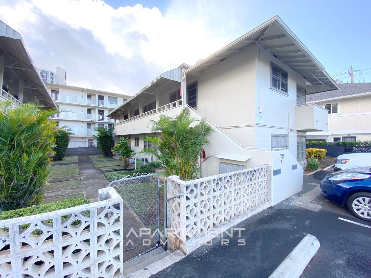 735 735 & 737 McCully St #9 - Photo 3 of 18