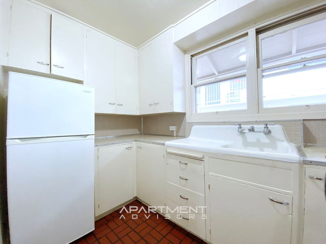 735 735 & 737 McCully St #9 - Photo 7 of 18