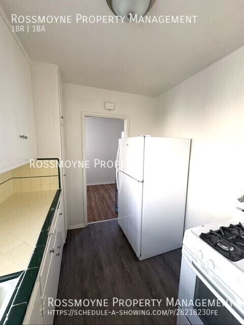 6046 Romaine St #1 - Photo 4 of 7