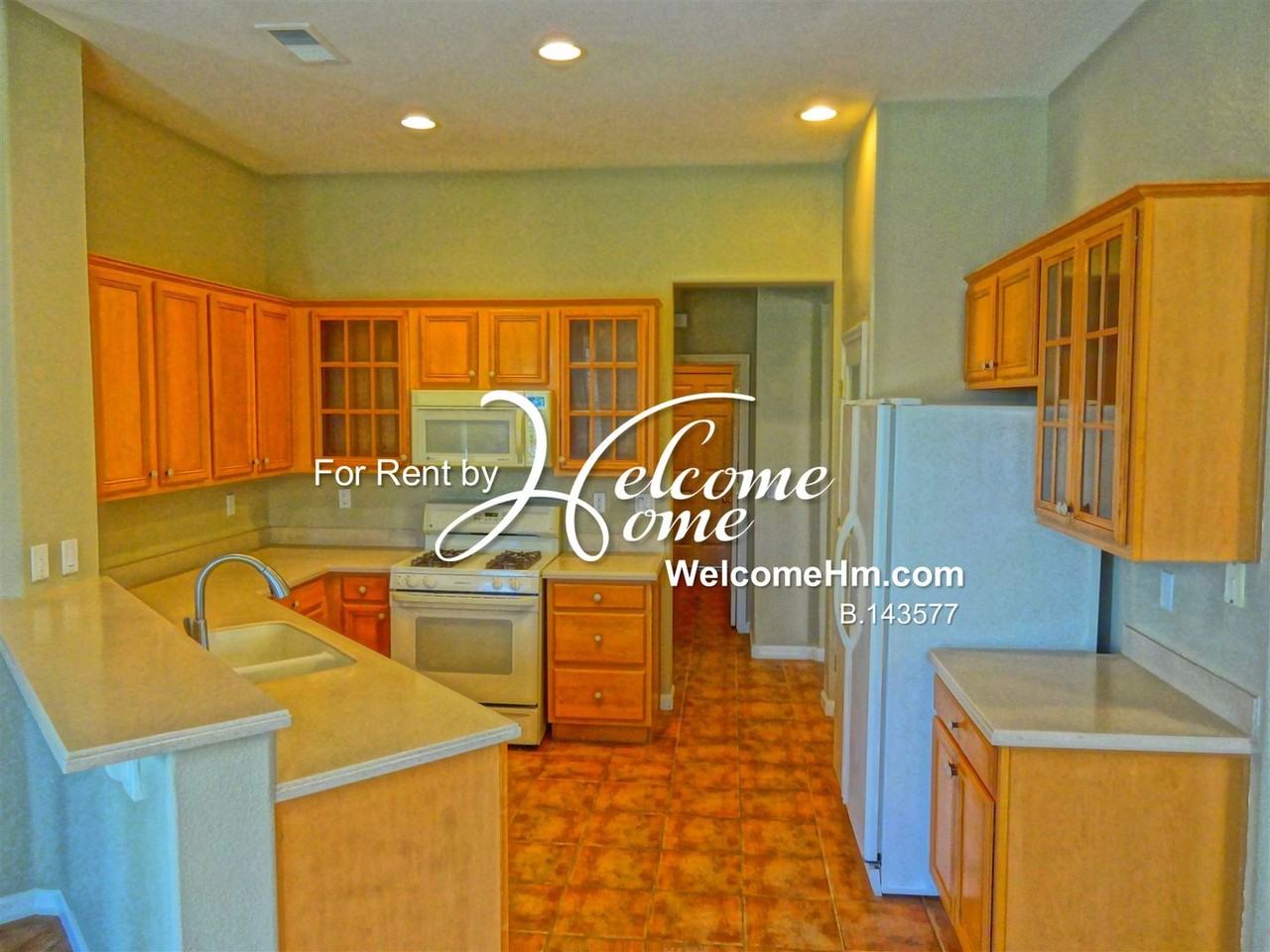 10675 Sterling Ridge Way - Photo 3 of 34