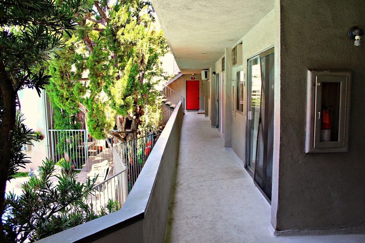 La Croix Apartments - Photo 2 of 2