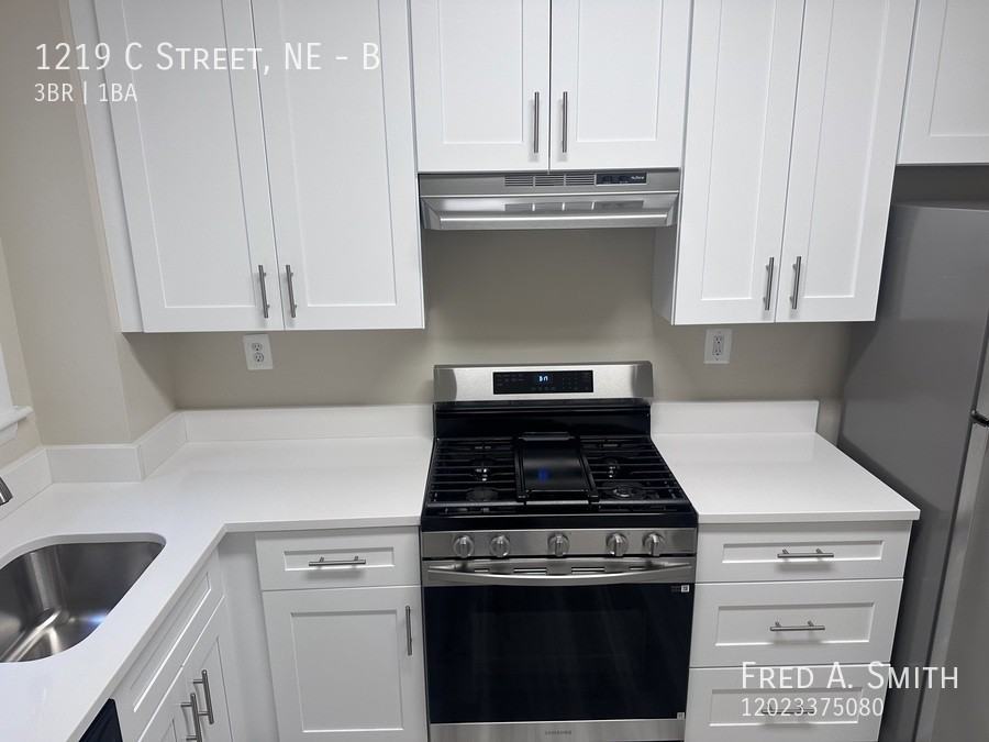 1219 C St Ne #B - Photo 5 of 16