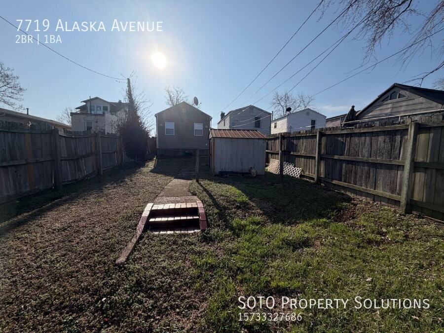 7719 Alaska Ave - Photo 4 of 15