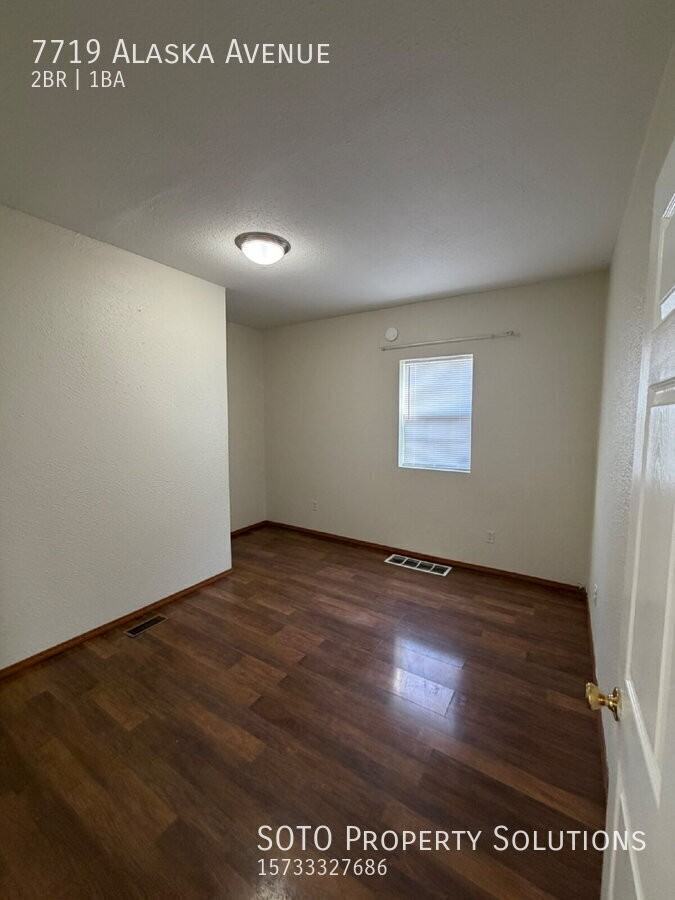 7719 Alaska Ave - Photo 6 of 15