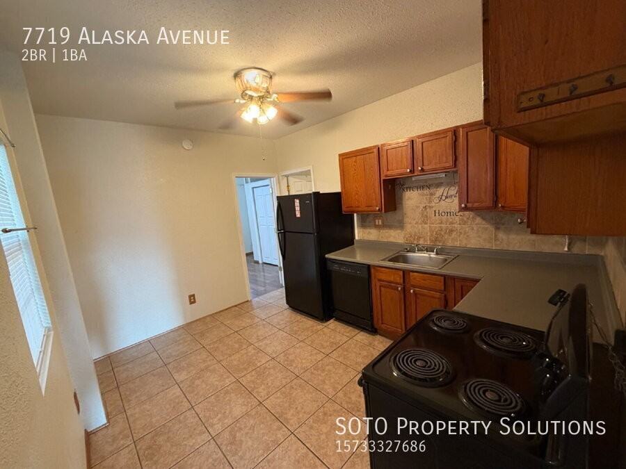 7719 Alaska Ave - Photo 7 of 15