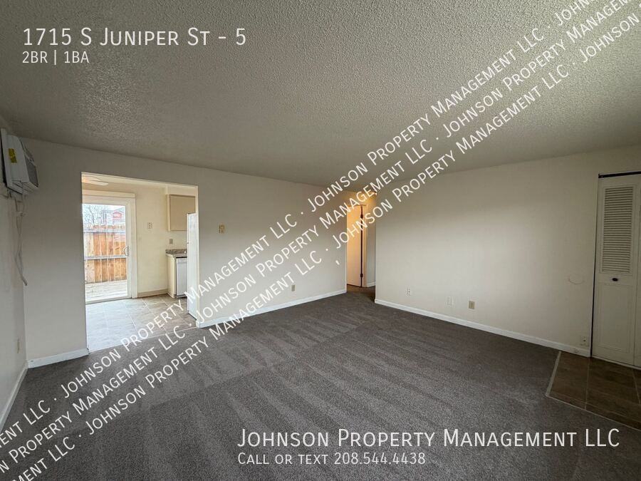 1715 S Juniper St #5 - Photo 6 of 12