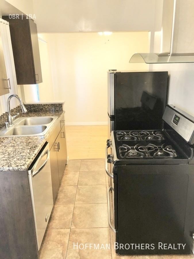 2553 S Sepulveda Blvd #4 - Photo 4 of 6