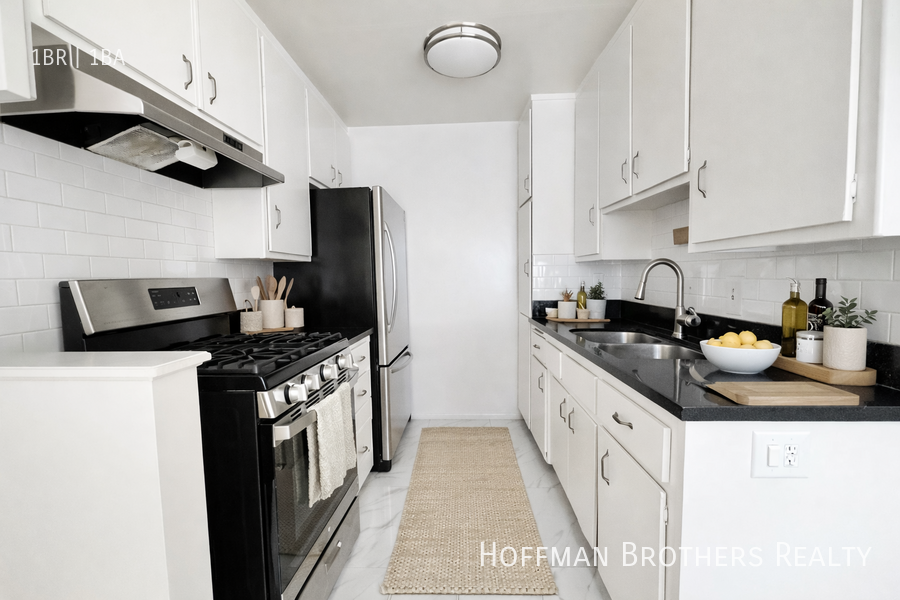 3655 Midvale Ave #4 - Photo 2 of 4