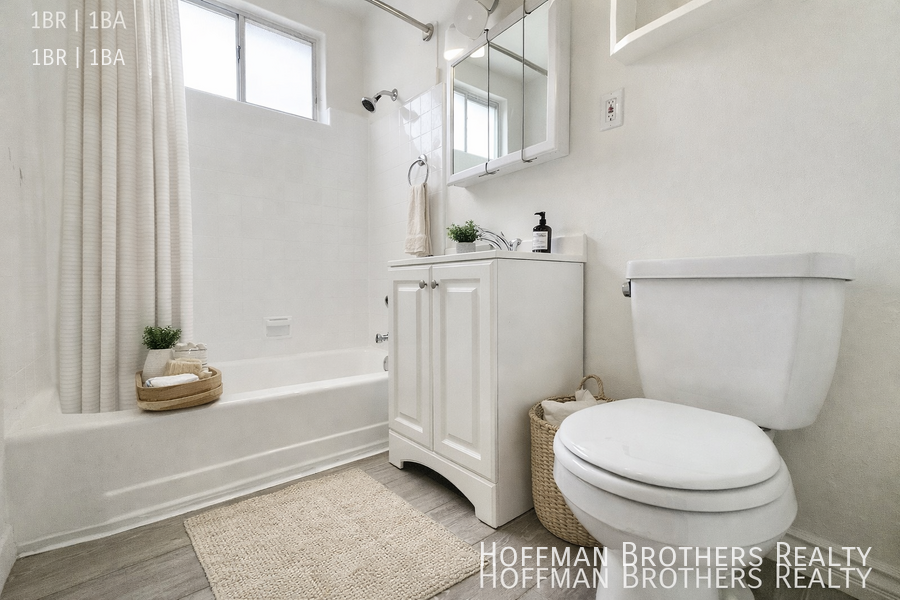 3655 Midvale Ave #4 - Photo 4 of 4