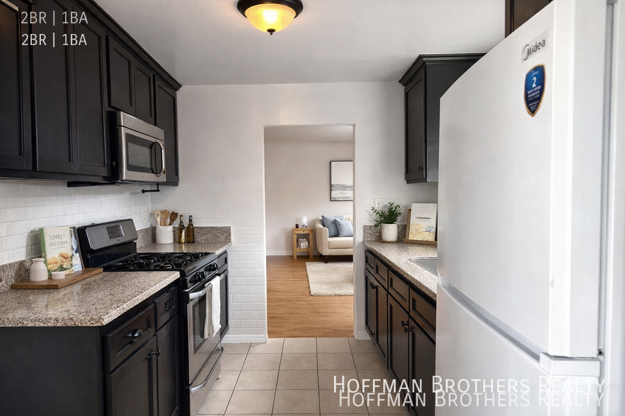 14843 Sylvan St #14843-5 - Photo 2 of 5