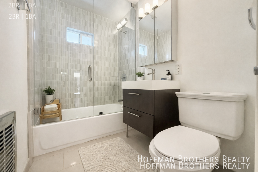 617 Ocean Ave #D - Photo 4 of 5