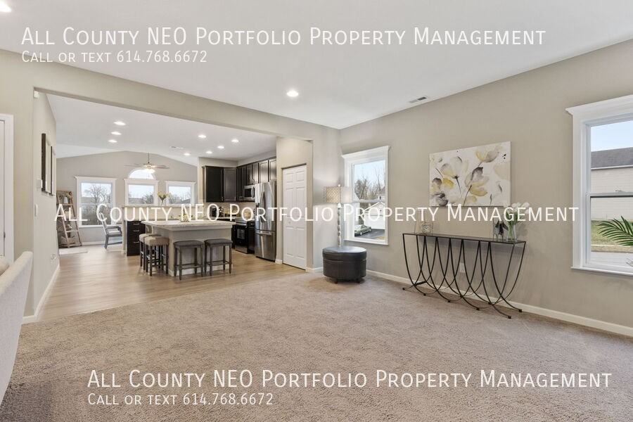 Channel Pl - Photo 5 of 49